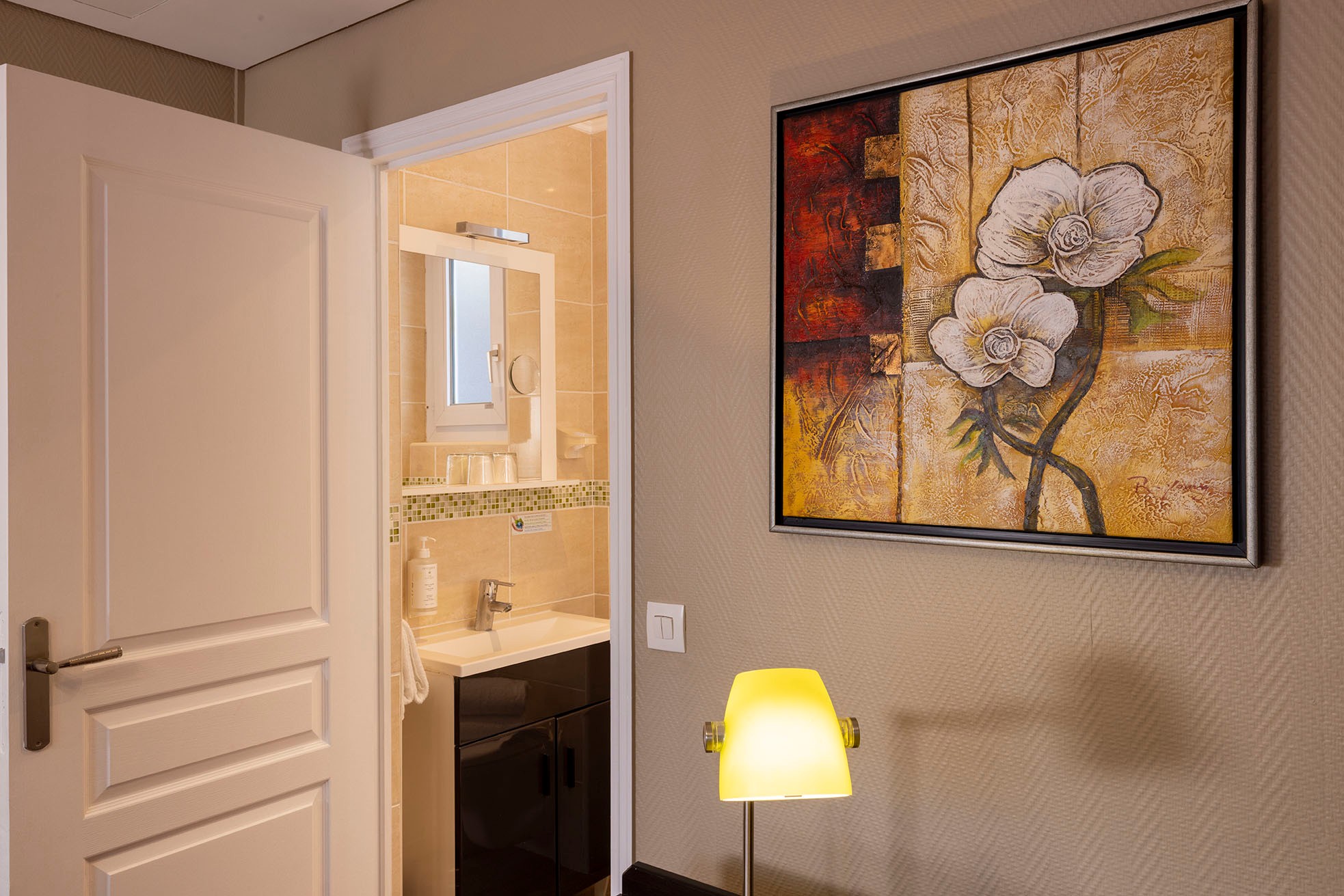 724/CHATILLON/Hotel/Chambres_/Cls_Plus/16A6232_Classique_Plus_-_Chatillon_Montparnasse_bd.jpg