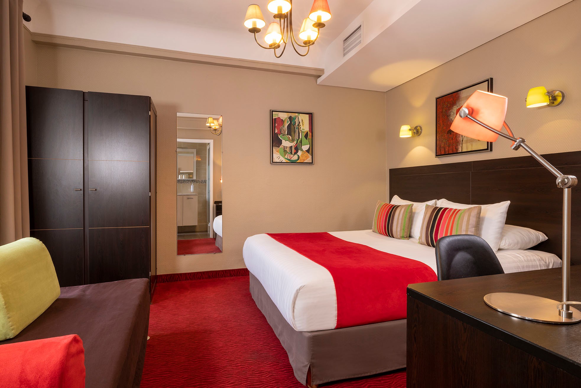 724/CHATILLON/Hotel/Chambres_/Sup_Triple/16A6146_Superieure_triple_-_Chatillon_Montparnasse_bd.jpg